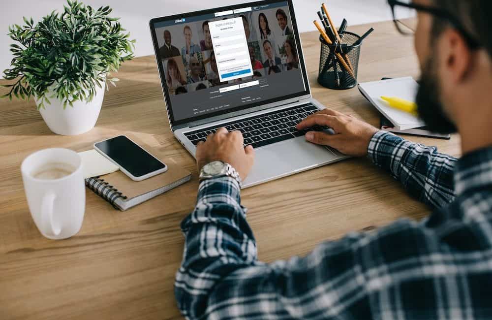 How to Leverage LinkedIn to Network your Business